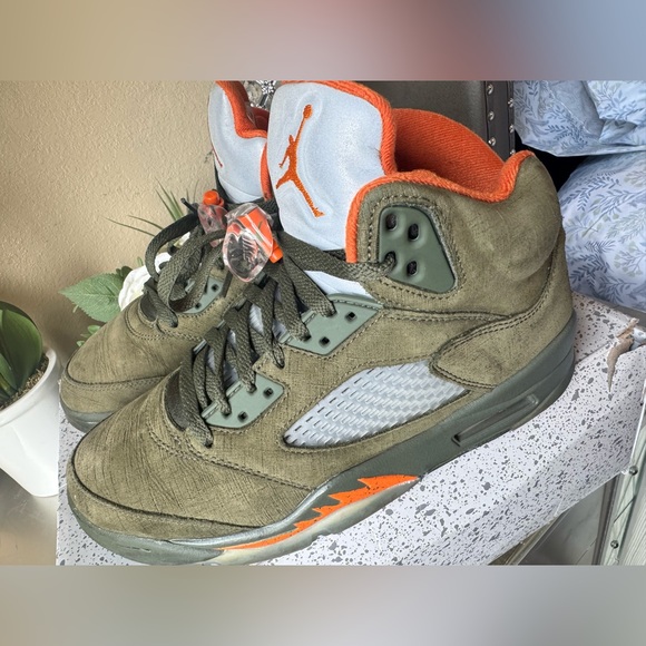 Air Jordan 5 Olive - Picture 1 of 5